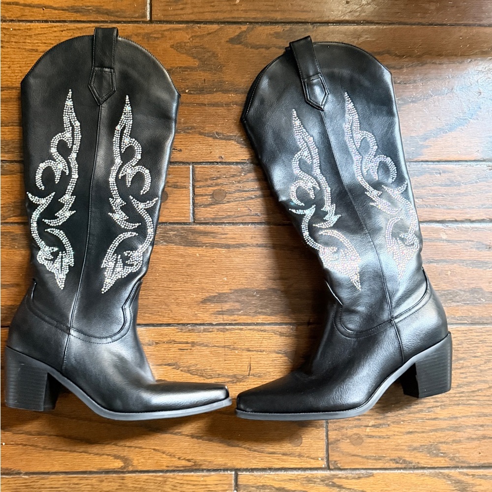 Black Western Boots with Silver Embellishments
